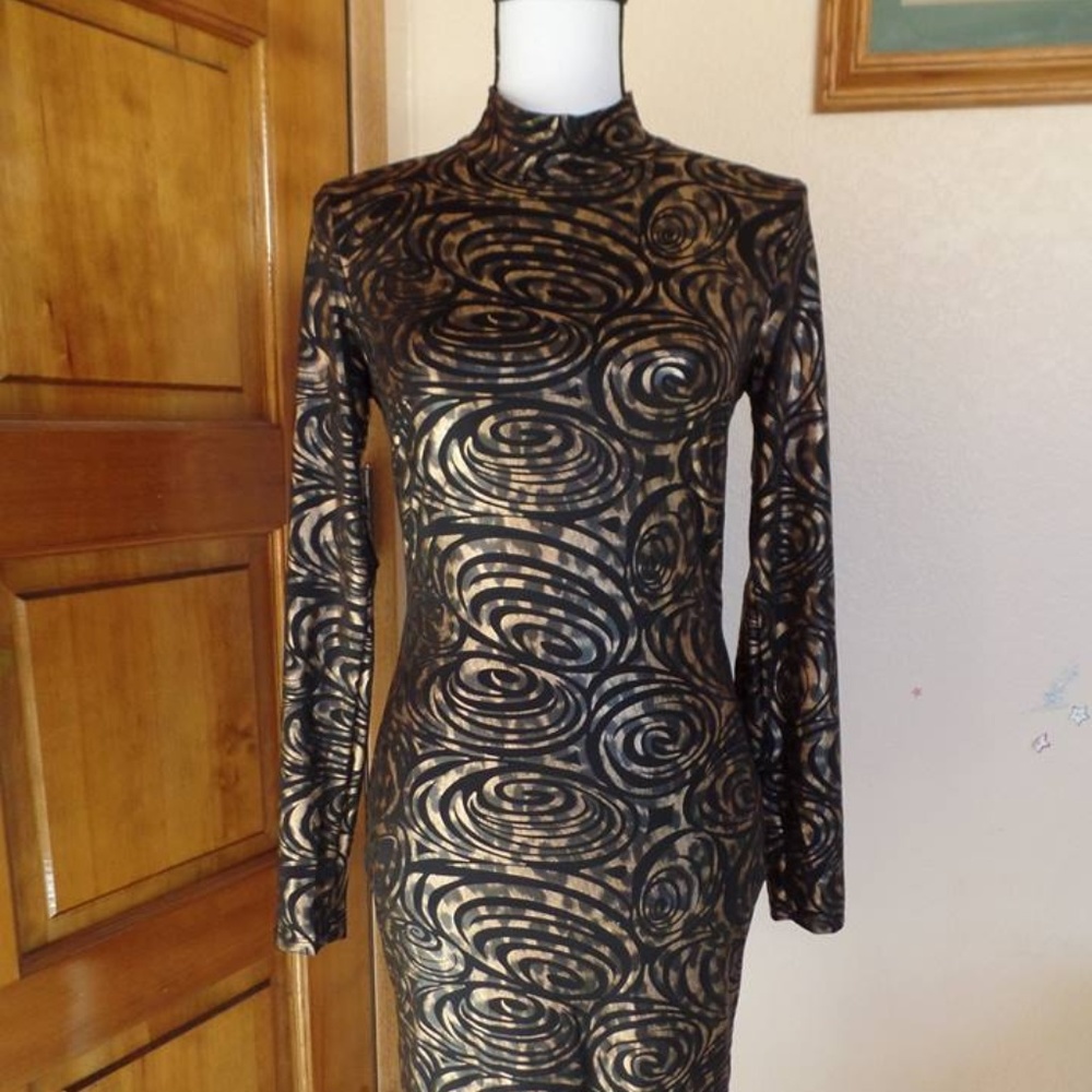 Very pretty Long Sleeve  dress